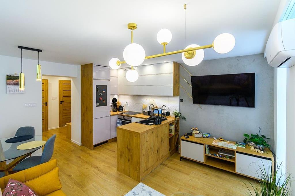 Apartment Slaski 46m, Ksiaz Kuchnia Klimatyzacja Wifi Parking