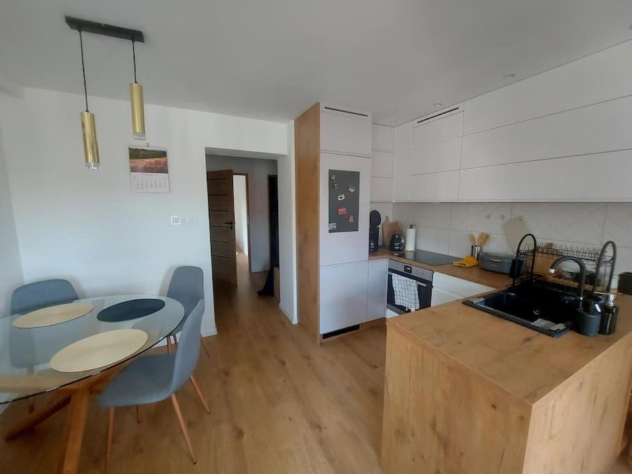 Apartment Slaski 46m, Ksiaz Kuchnia Klimatyzacja Wifi Parking *