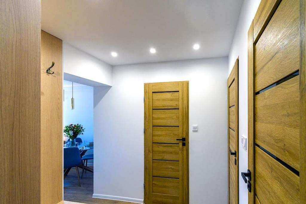 Slaski 46m, Ksiaz Kuchnia Klimatyzacja Wifi Parking Apartment *