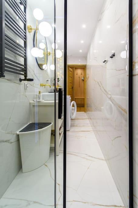 Apartment Slaski 46m, Ksiaz Kuchnia Klimatyzacja Wifi Parking *