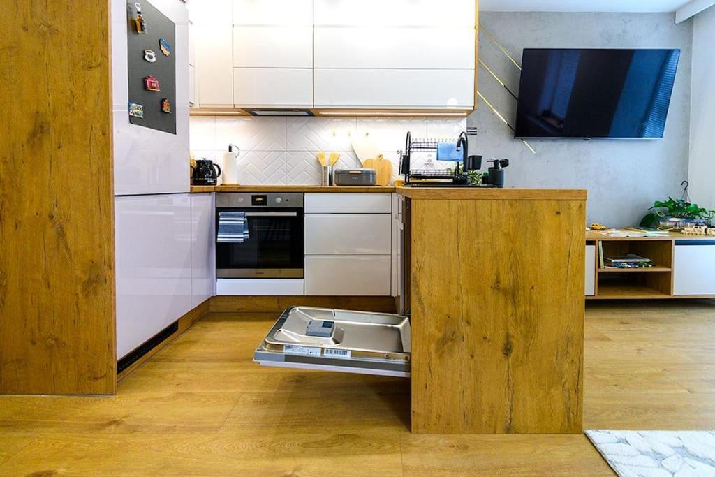 Slaski 46m, Ksiaz Kuchnia Klimatyzacja Wifi Parking Apartment