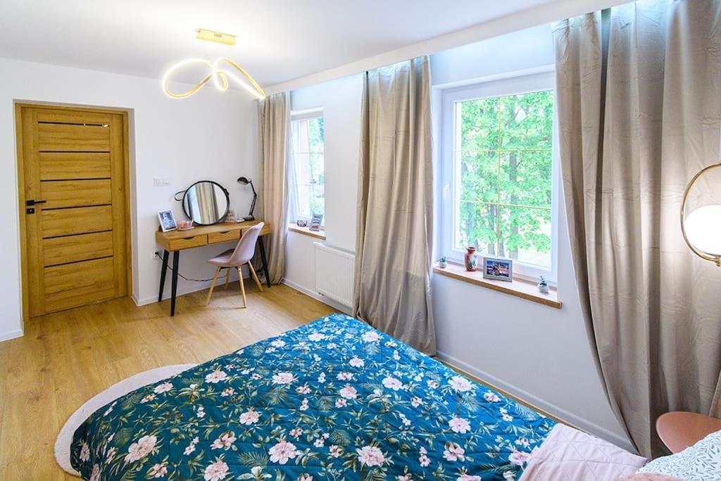 Slaski 46m, Ksiaz Kuchnia Klimatyzacja Wifi Parking Apartment *