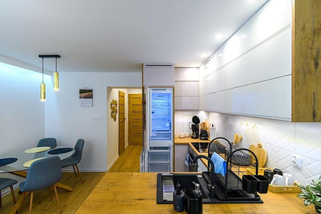 Apartment Slaski 46m, Ksiaz Kuchnia Klimatyzacja Wifi Parking *